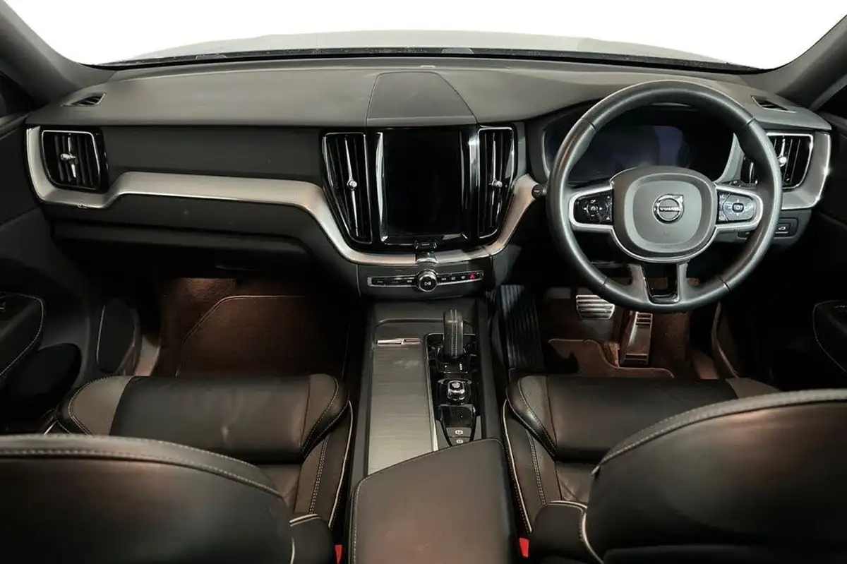 2022-volvo-xc60-20-b5-r-design-awd-big-11