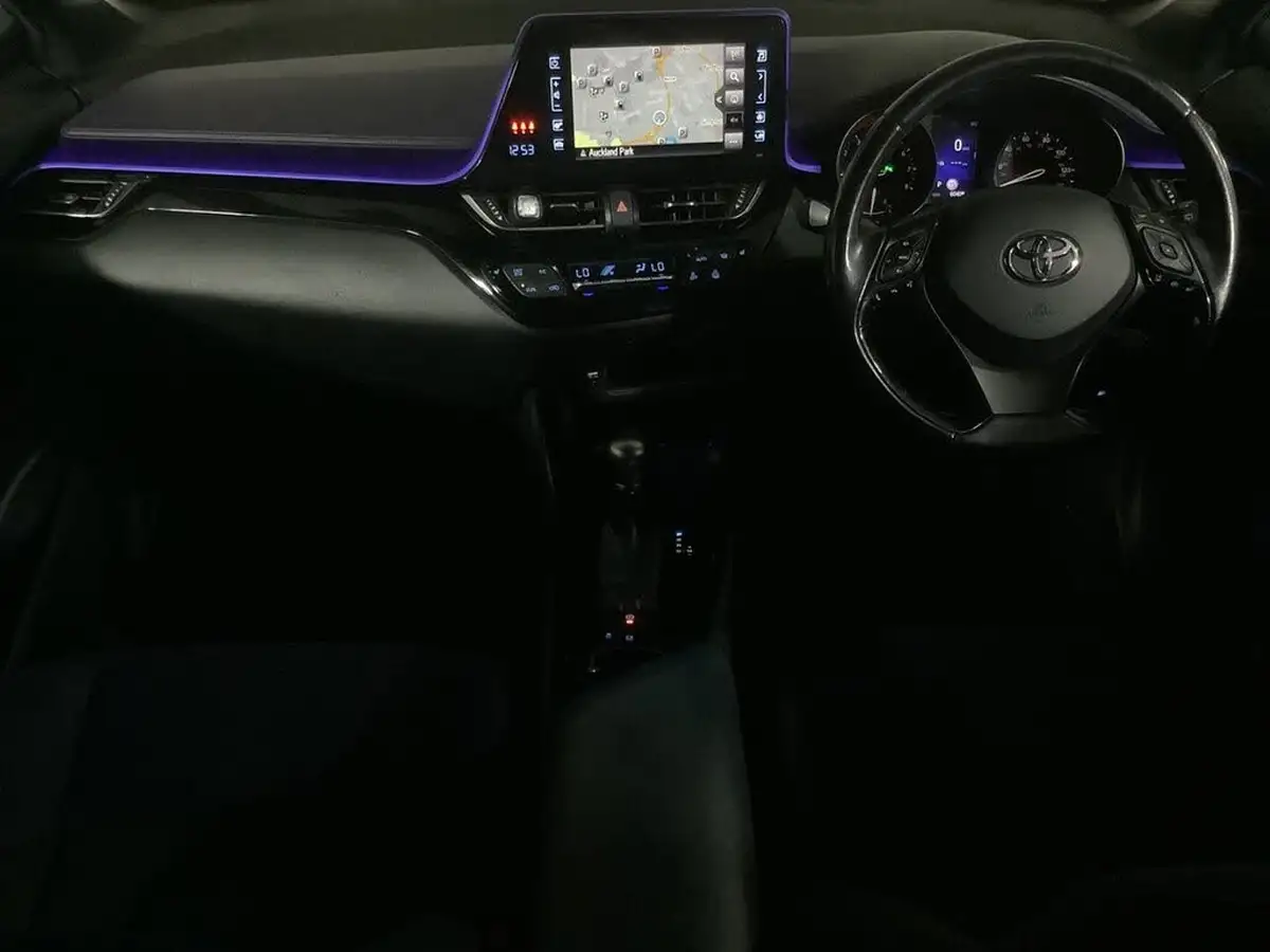 2018-toyota-c-hr-12-dynamic-cvt-big-2