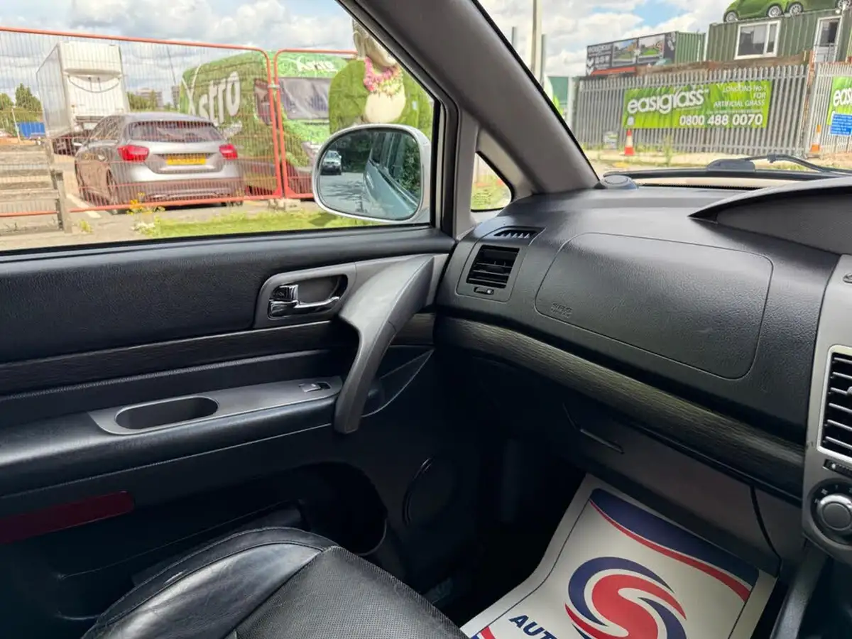 2018-kgm-ssangyong-turismo-22td-ex-auto-big-45