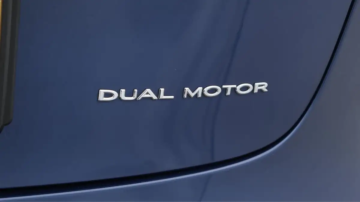 2021-tesla-model-3-e-long-range-4x4-big-22