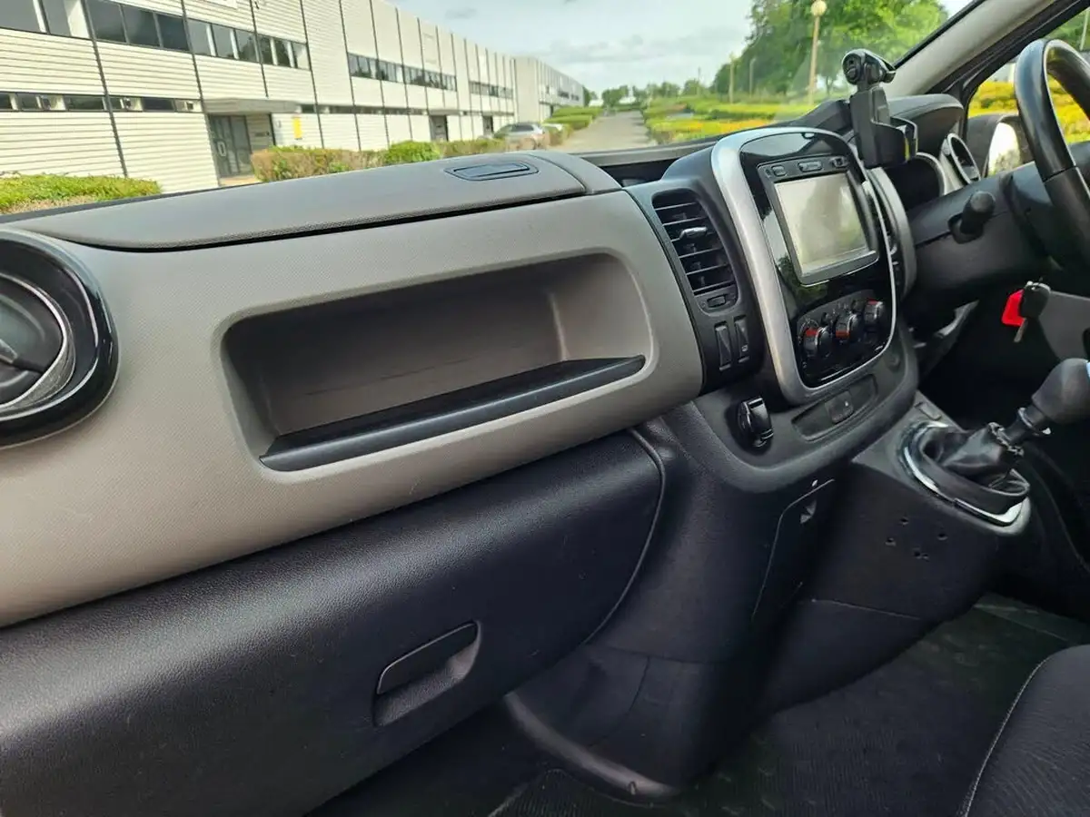 2019-renault-trafic-16dci-ll29-120-sport-nav-e6-panel-van-big-10