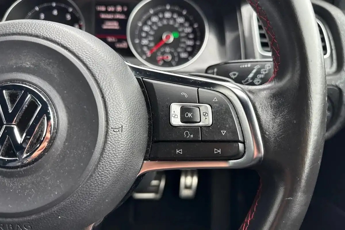2016-volkswagen-golf-20-tsi-gti-220ps-hatchback-5d-dsg-big-41