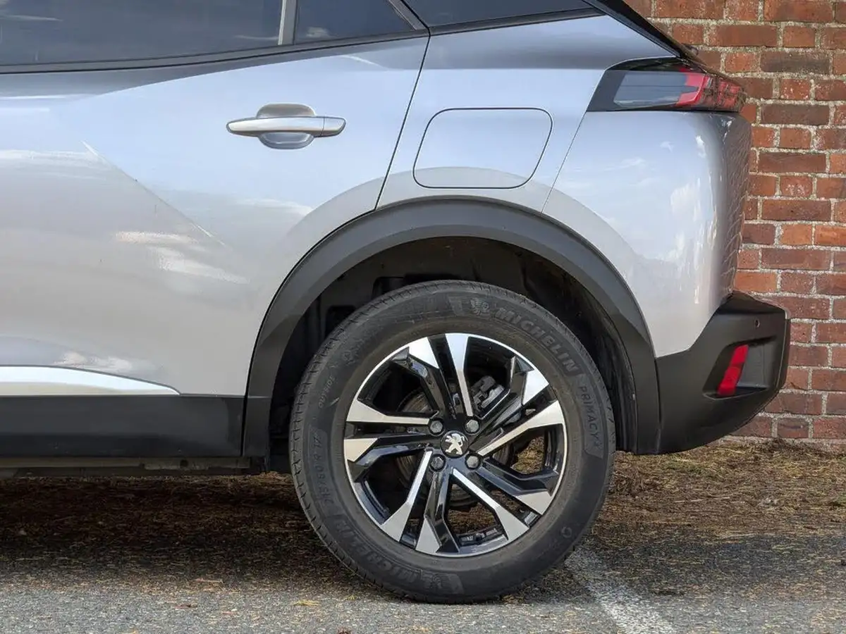 2020-peugeot-2008-suv-12-puretech-allure-100bhp-big-70