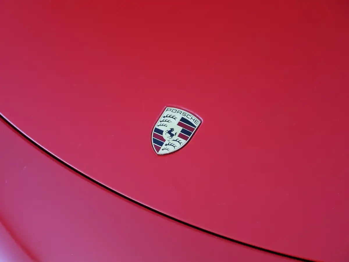2016-porsche-911-30-carrera-s-coupe-pdk-big-32