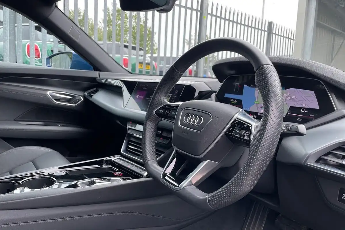 2022-audi-e-tron-gt-e-big-23