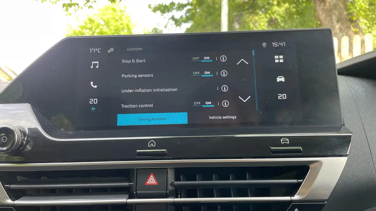 2022-citroen-c4-12-puretech-sense-big-30