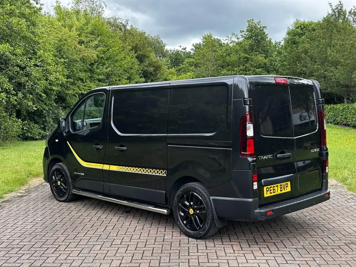2017-renault-trafic-16dci-sl27-125-formula-edition-big-18