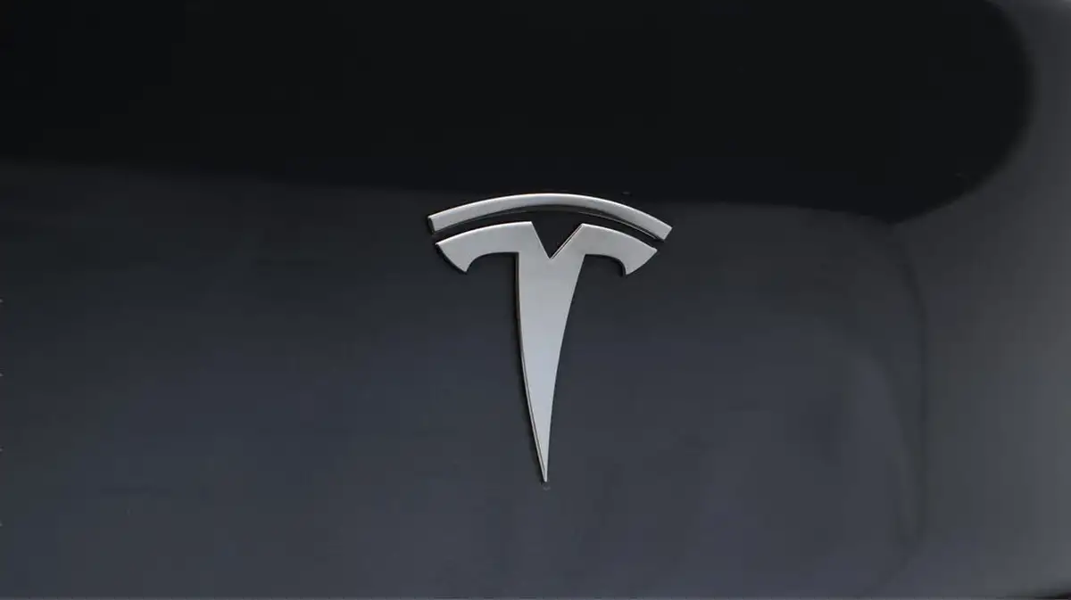 2022-tesla-model-y-e-long-range-big-21