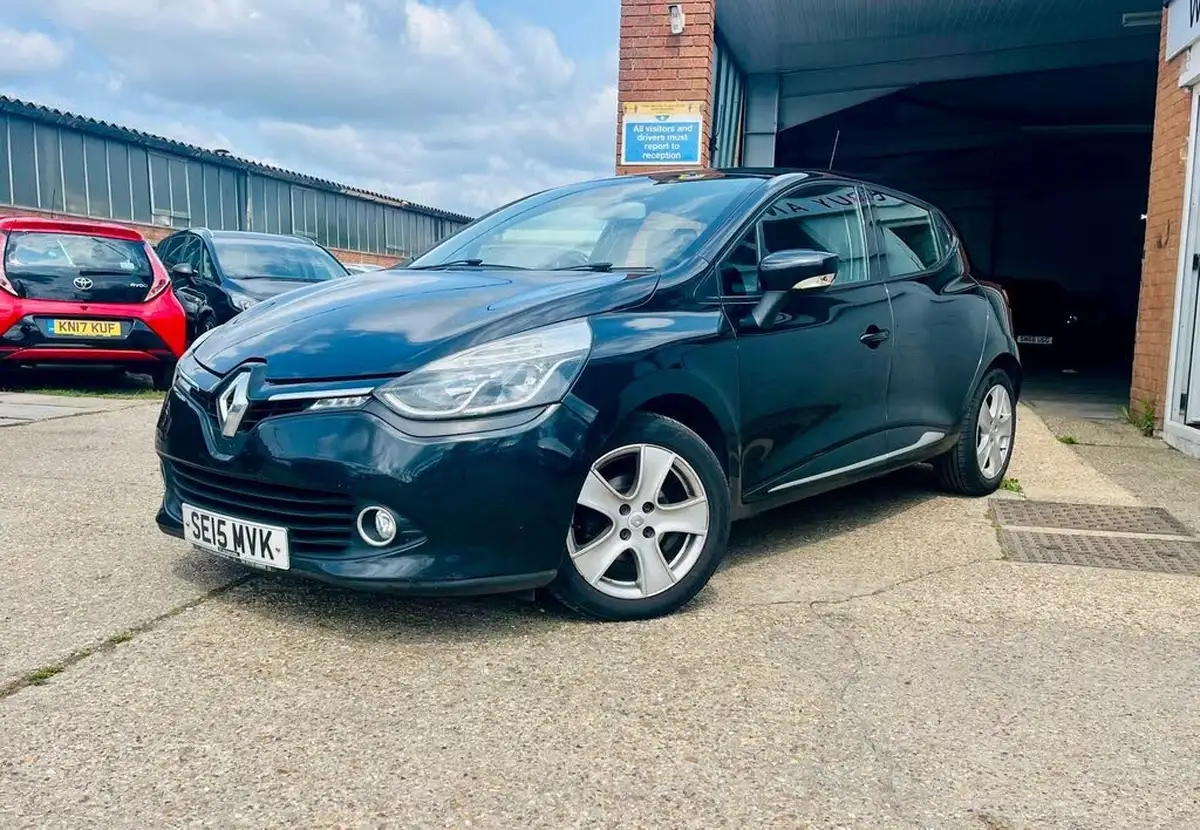 2015-renault-clio-12-dynamique-nav-big-0