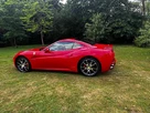 2010-ferrari-california-43-small-9