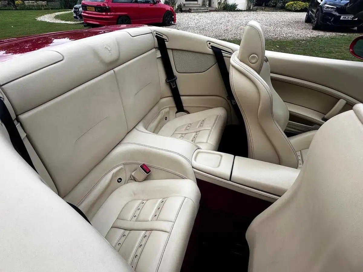 2010-ferrari-california-43-big-46