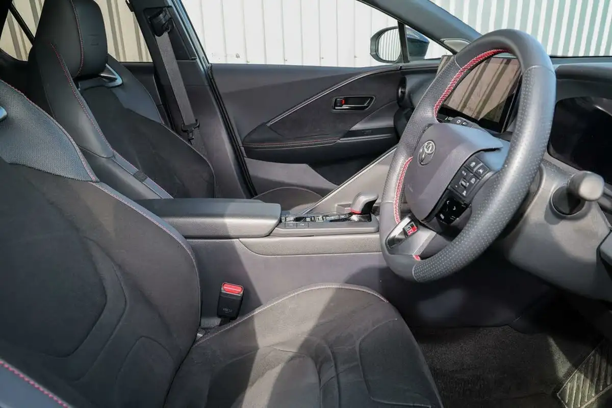 2024-toyota-c-hr-20-vvt-i-gr-sport-220bhp-plug-in-safety-packpremium-pack-big-10
