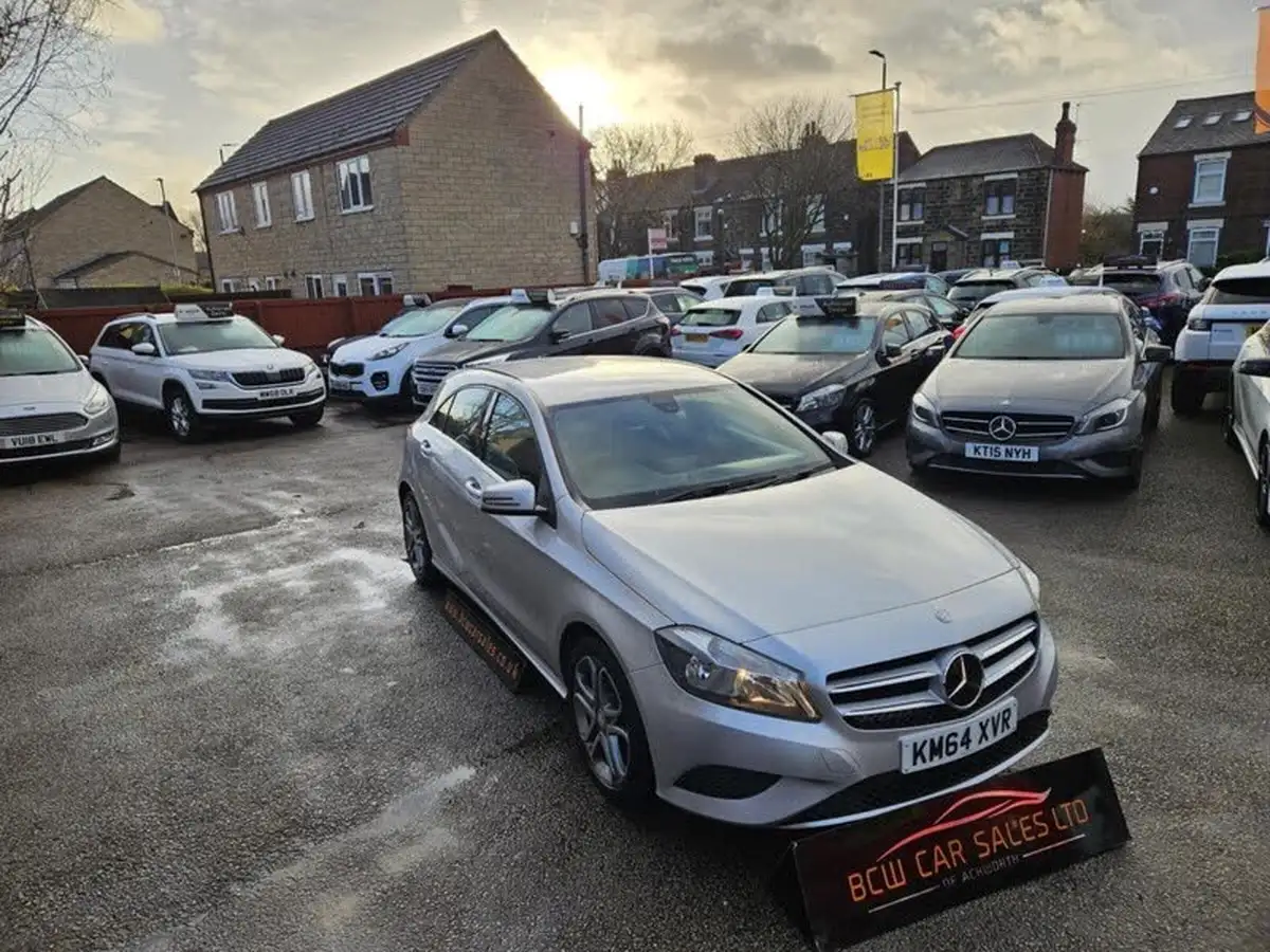 2015-mercedes-benz-a-class-16-a180-sport-122ps-7g-dct-big-4