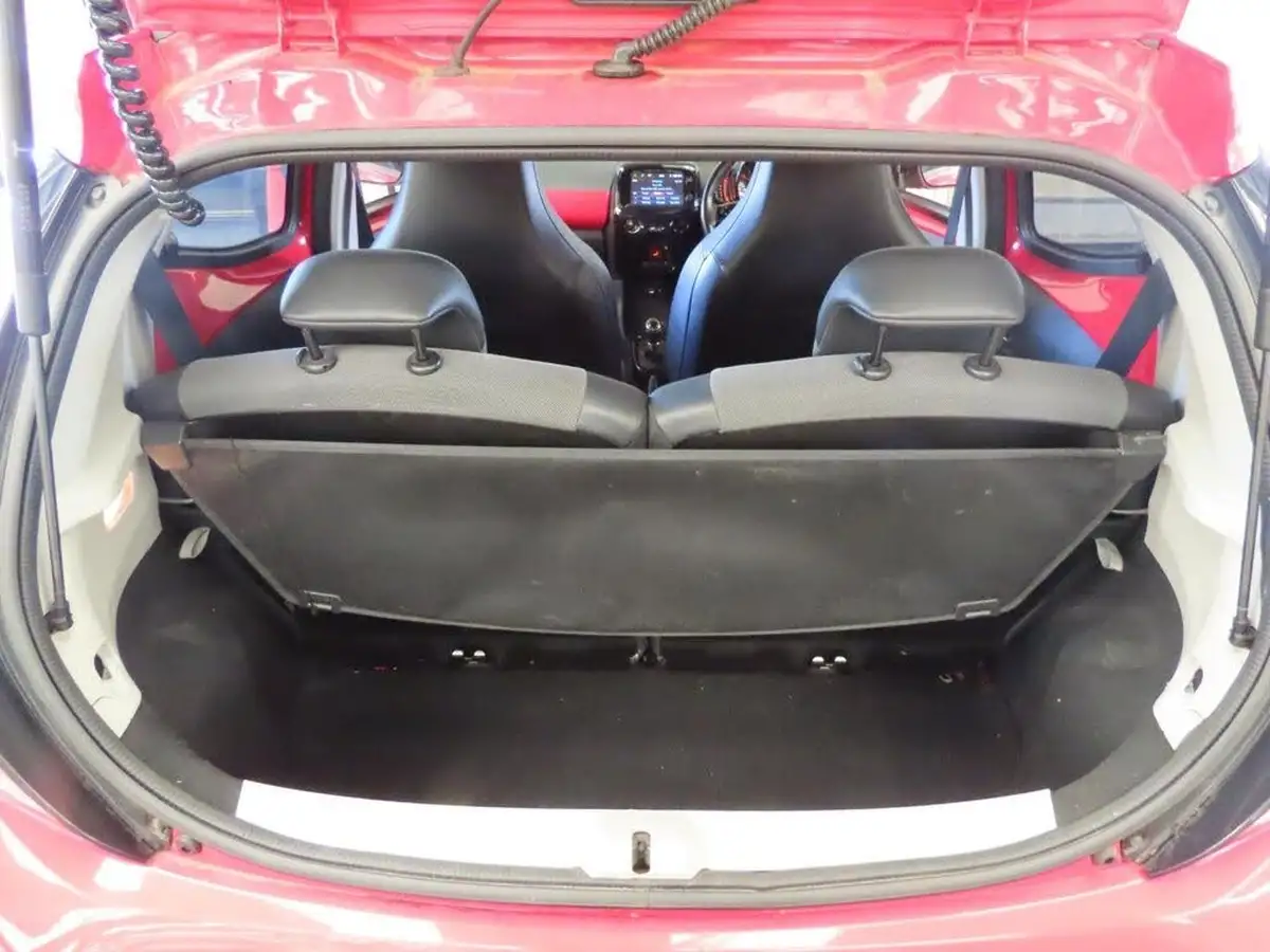 2015-toyota-aygo-10-vvt-i-x-pression-x-wave-x-shift-big-6
