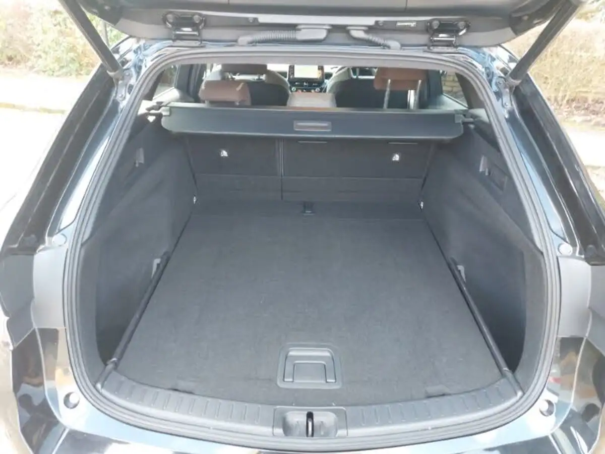 2021-toyota-corolla-18-vvt-i-trek-big-7