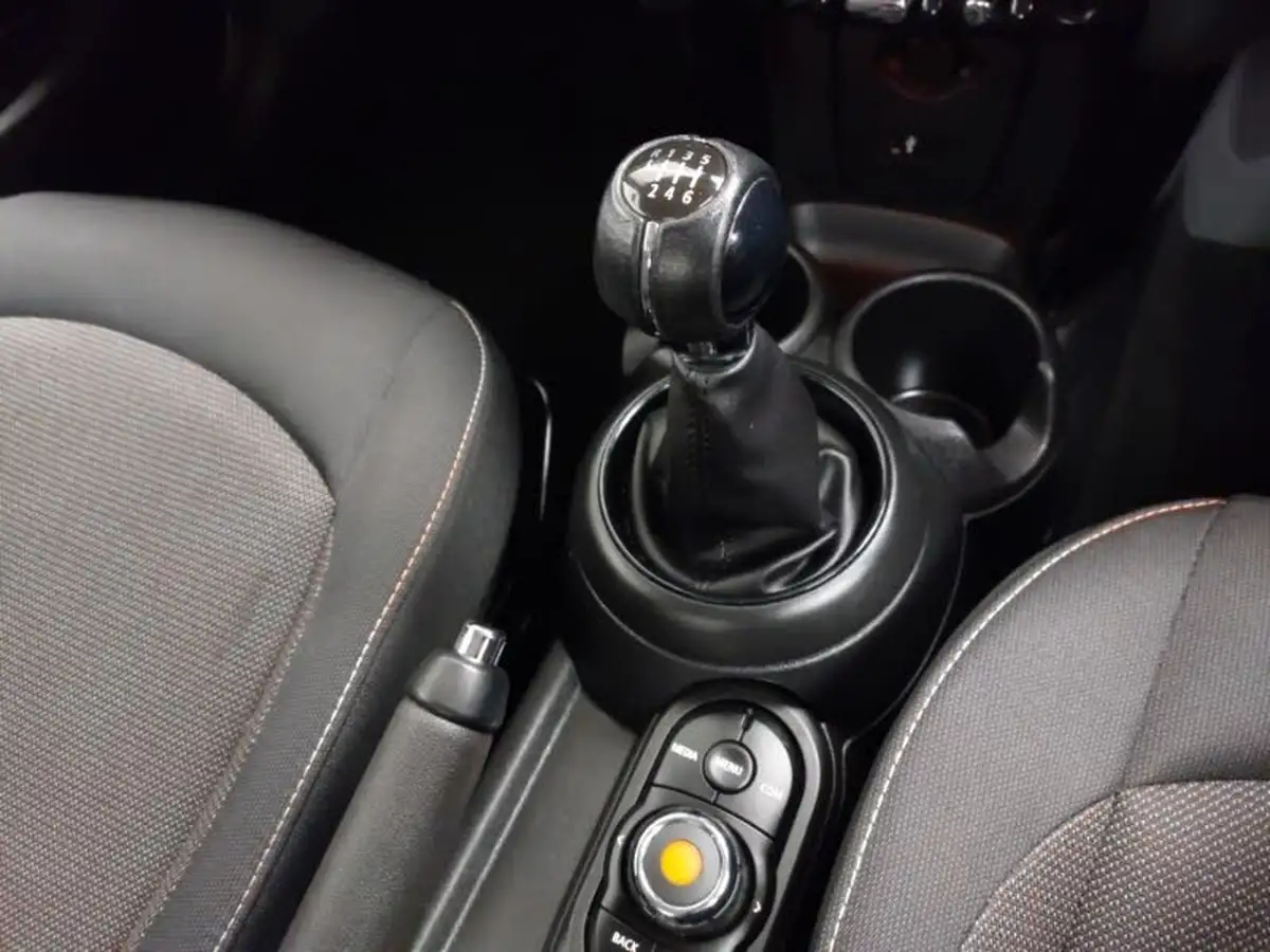 2021-mini-cooper-15-cooper-classic-hatchback-3d-big-13