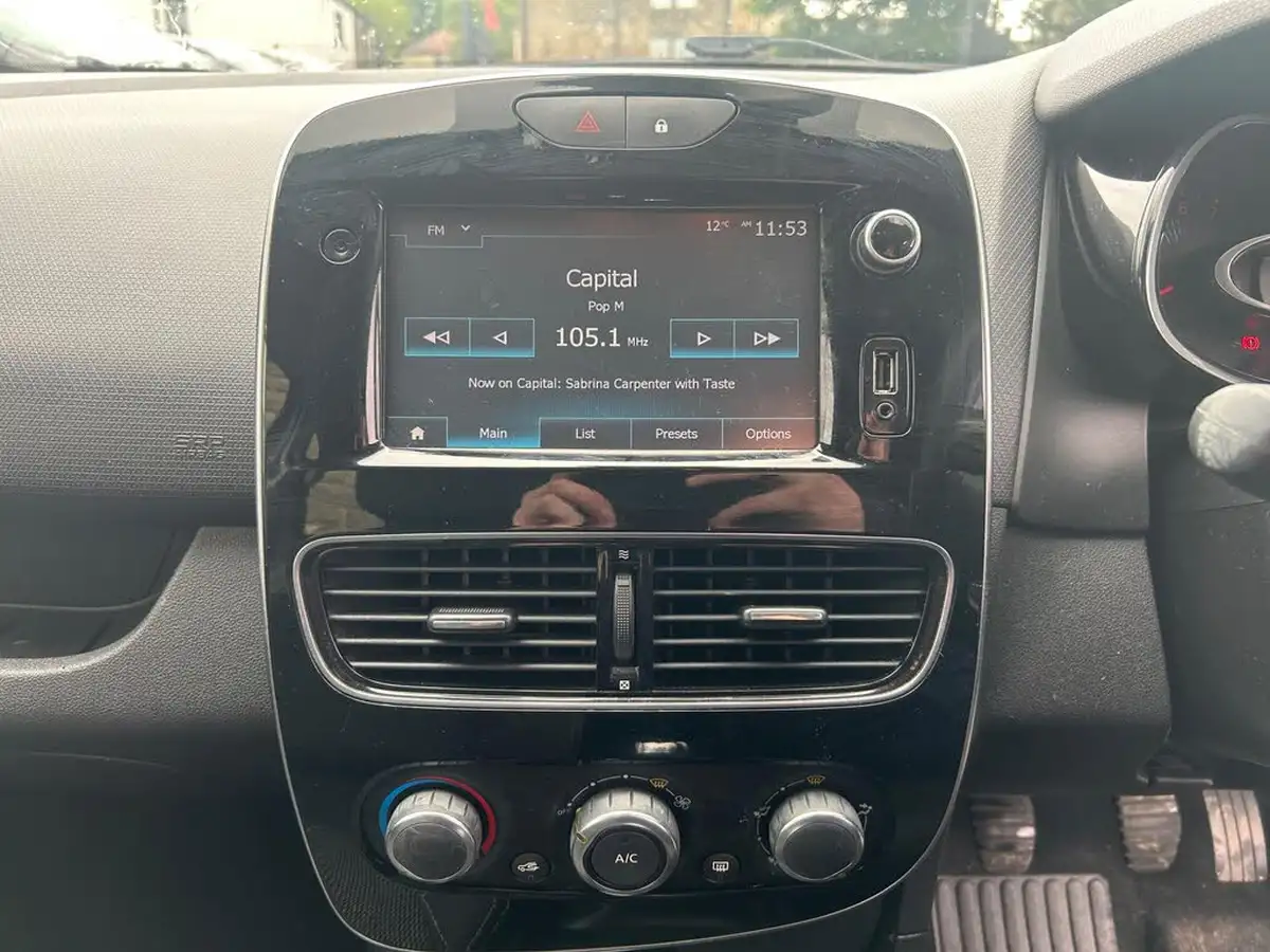 2017-renault-clio-12-dynamique-nav-big-13