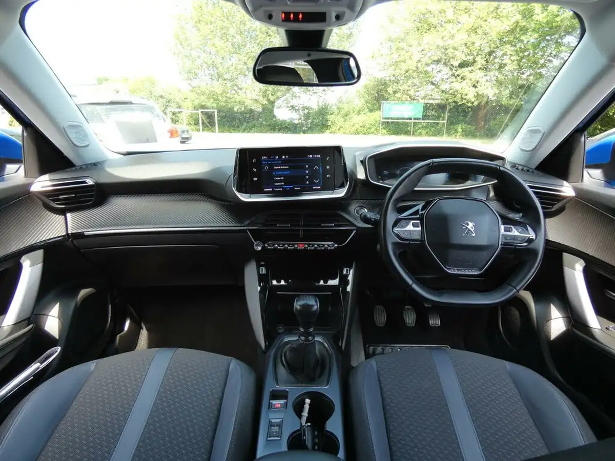 2020-peugeot-2008-suv-12-puretech-allure-100bhp-big-17
