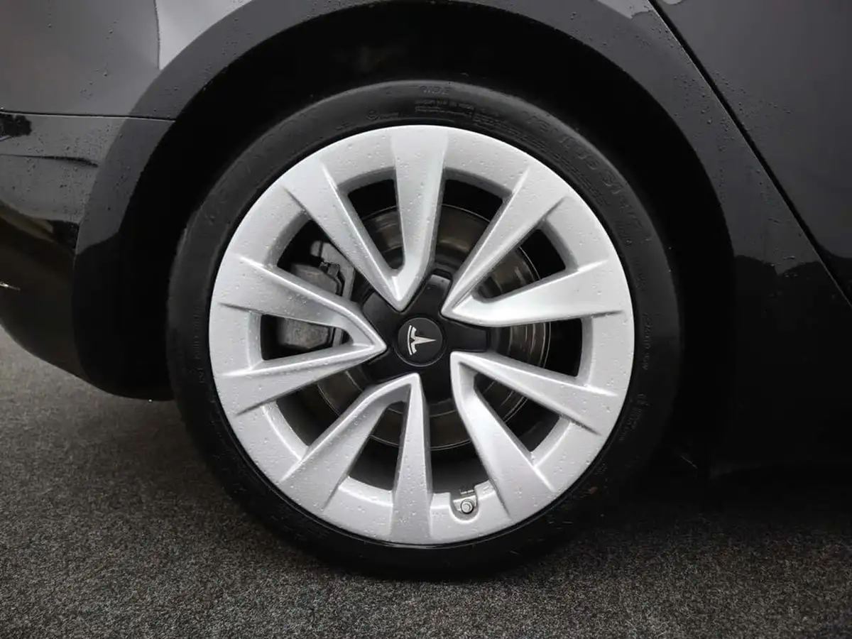 2022-tesla-model-3-e-rwd-big-6