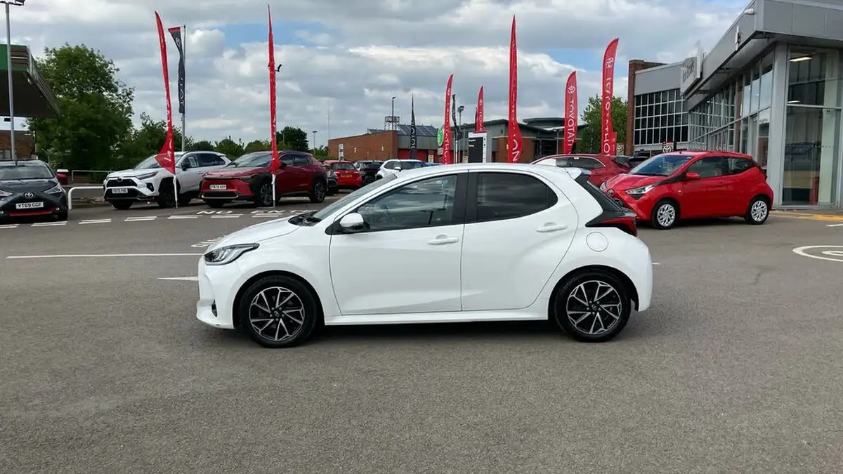 2021-toyota-yaris-15-vvt-i-design-big-16