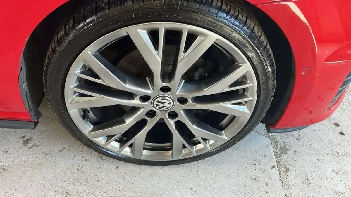 2014-volkswagen-golf-20tdi-gtd-bmt-5d-big-30