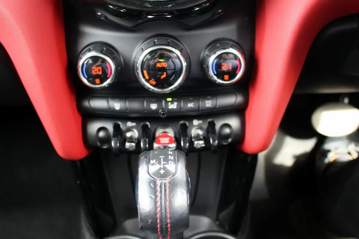 2016-mini-cooper-20td-cooper-sd-170bhp-ss-hatchback-3d-sport-auto-big-8