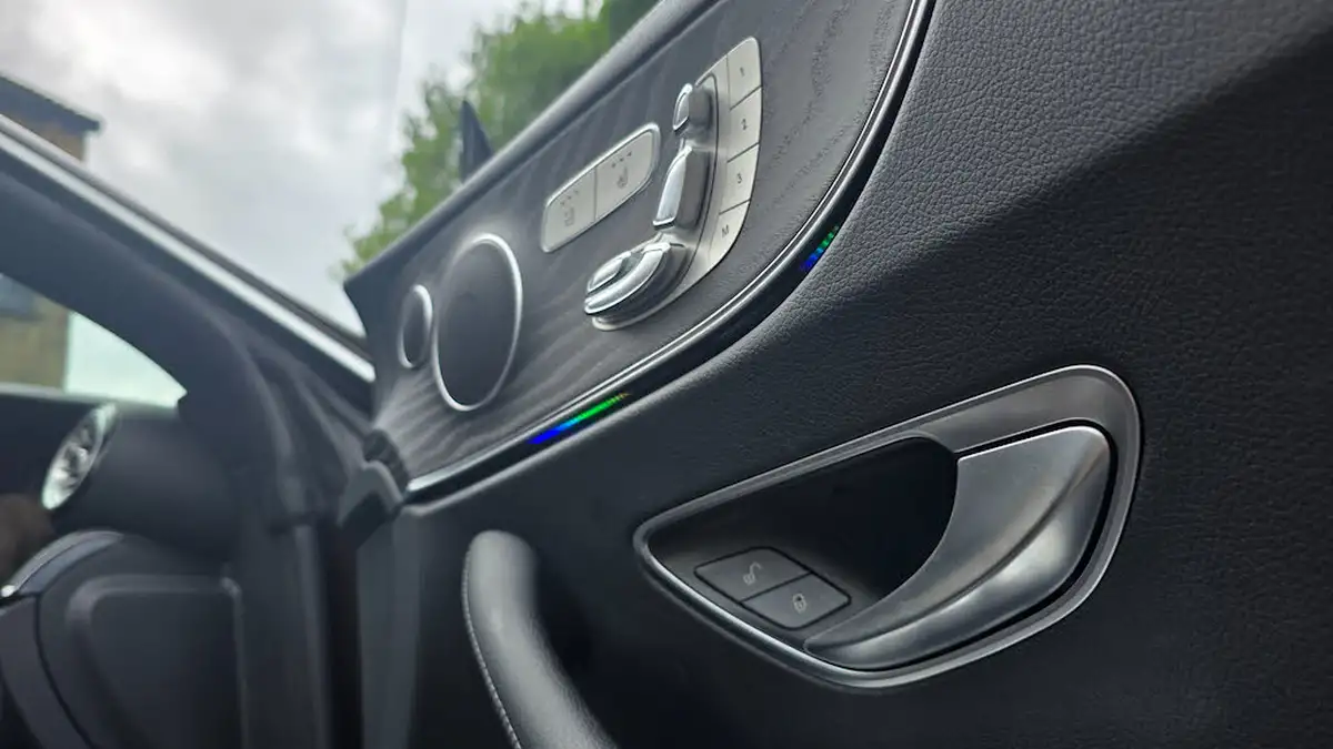 2020-mercedes-benz-e-class-20d-e220d-amg-line-premium-cabriolet-2d-big-15