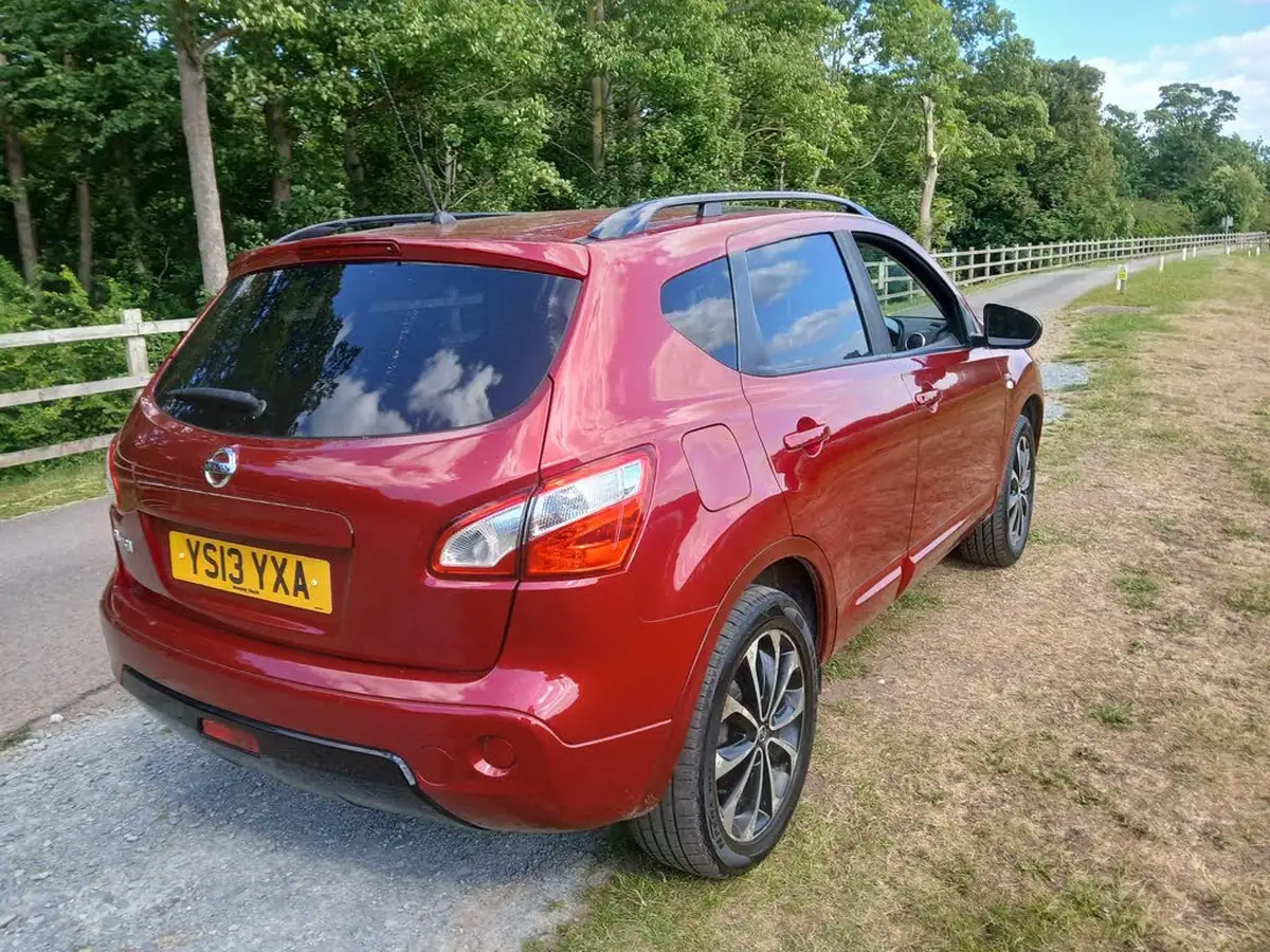 2013-nissan-qashqai-15td-360-big-11