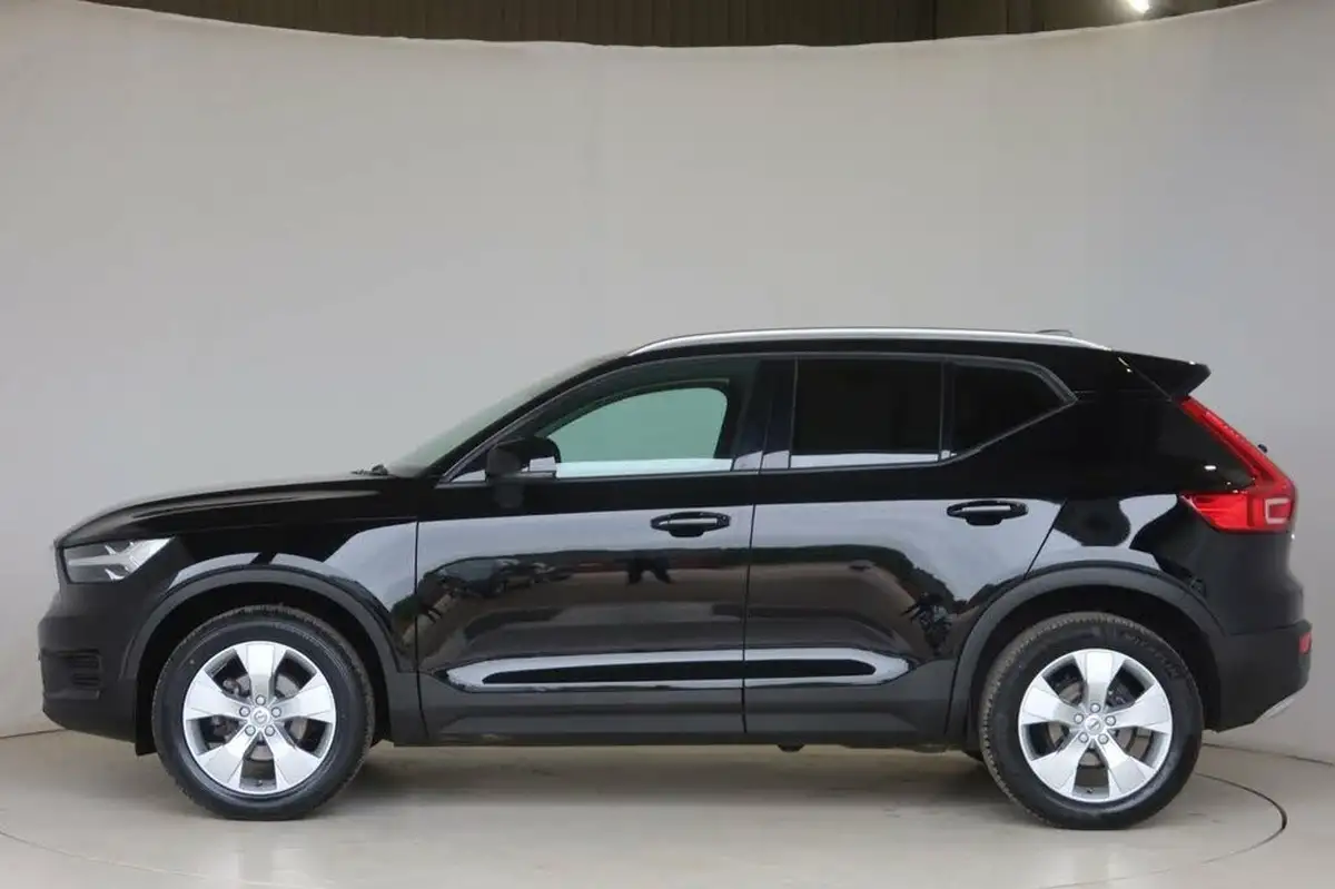 2021-volvo-xc40-15-t3-momentum-161bhp-big-11