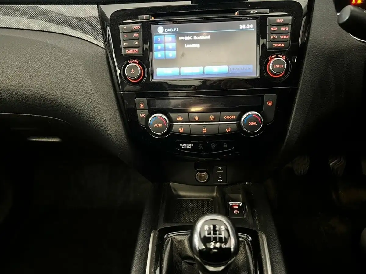 2015-nissan-x-trail-16dci-acenta-big-16