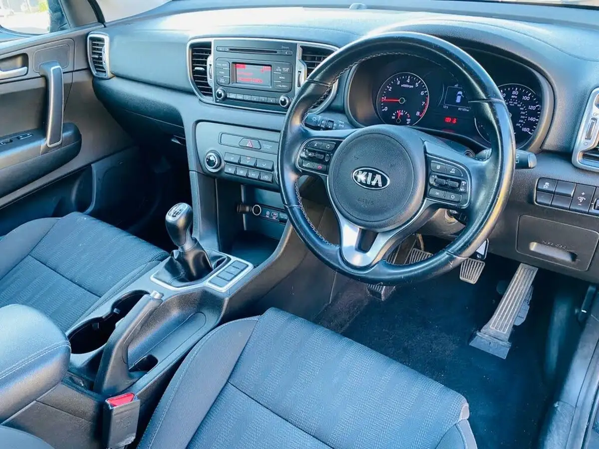 2017-kia-sportage-16-gdi-1-big-1