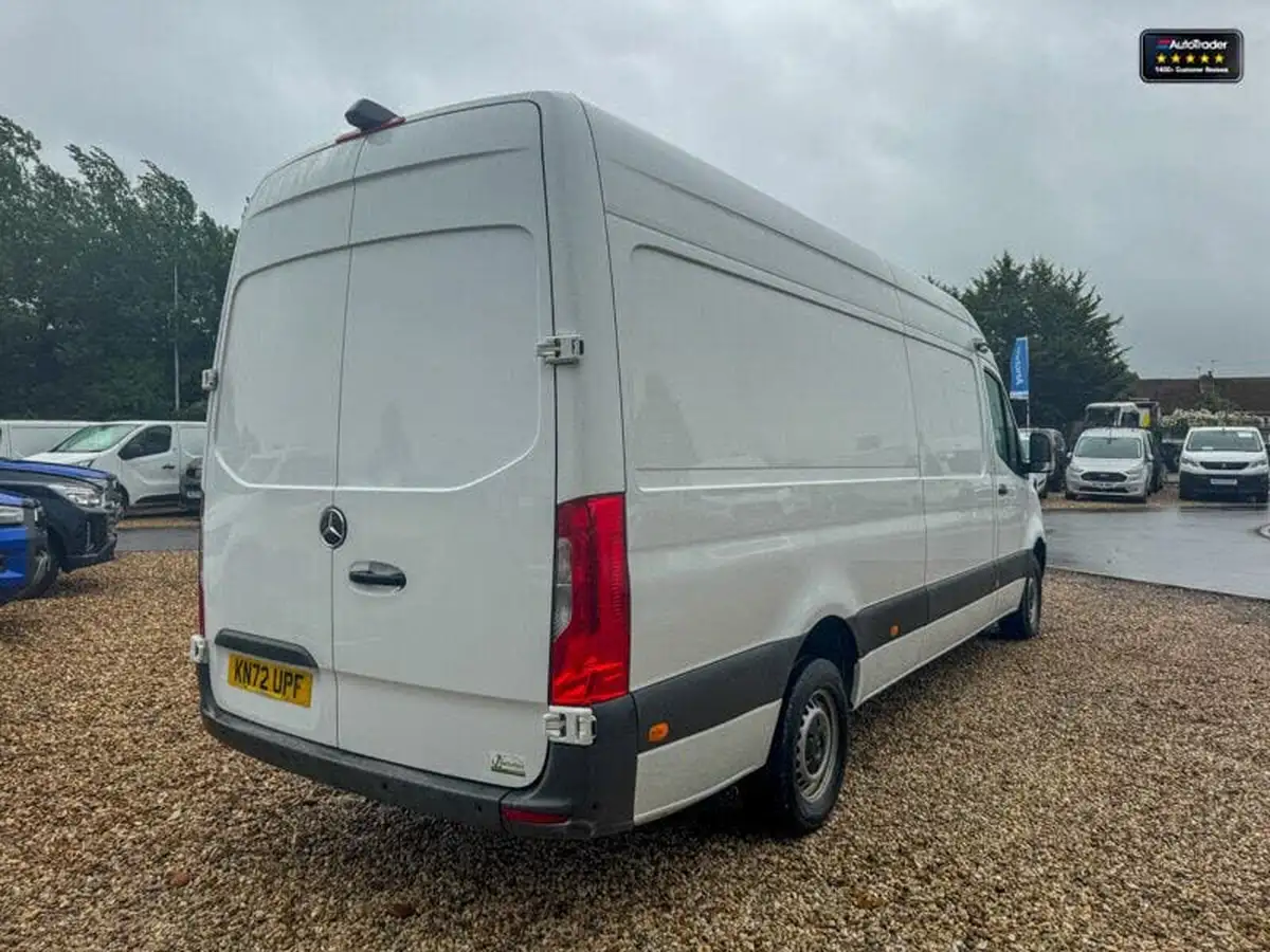 2023-mercedes-benz-sprinter-big-5