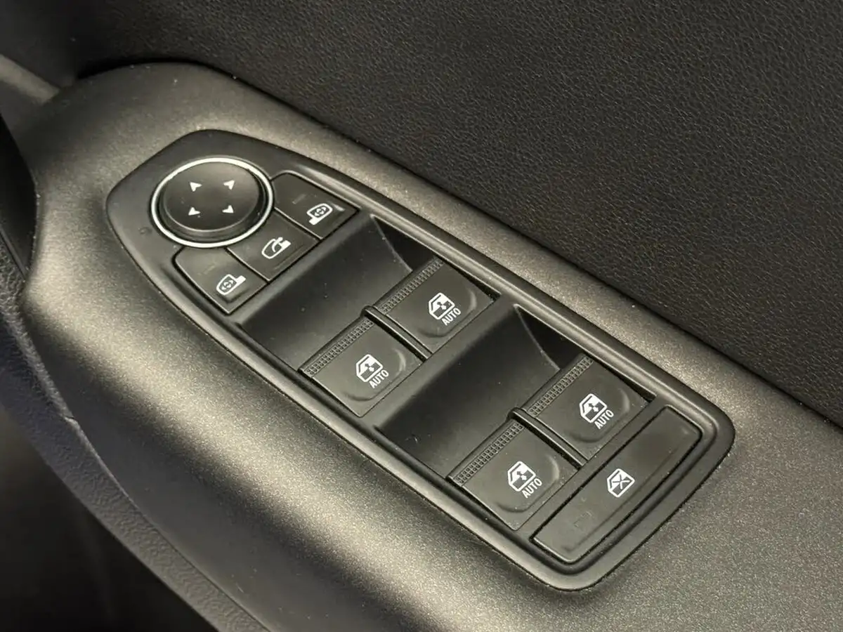 2021-renault-captur-10-tce-iconic-90ps-big-18