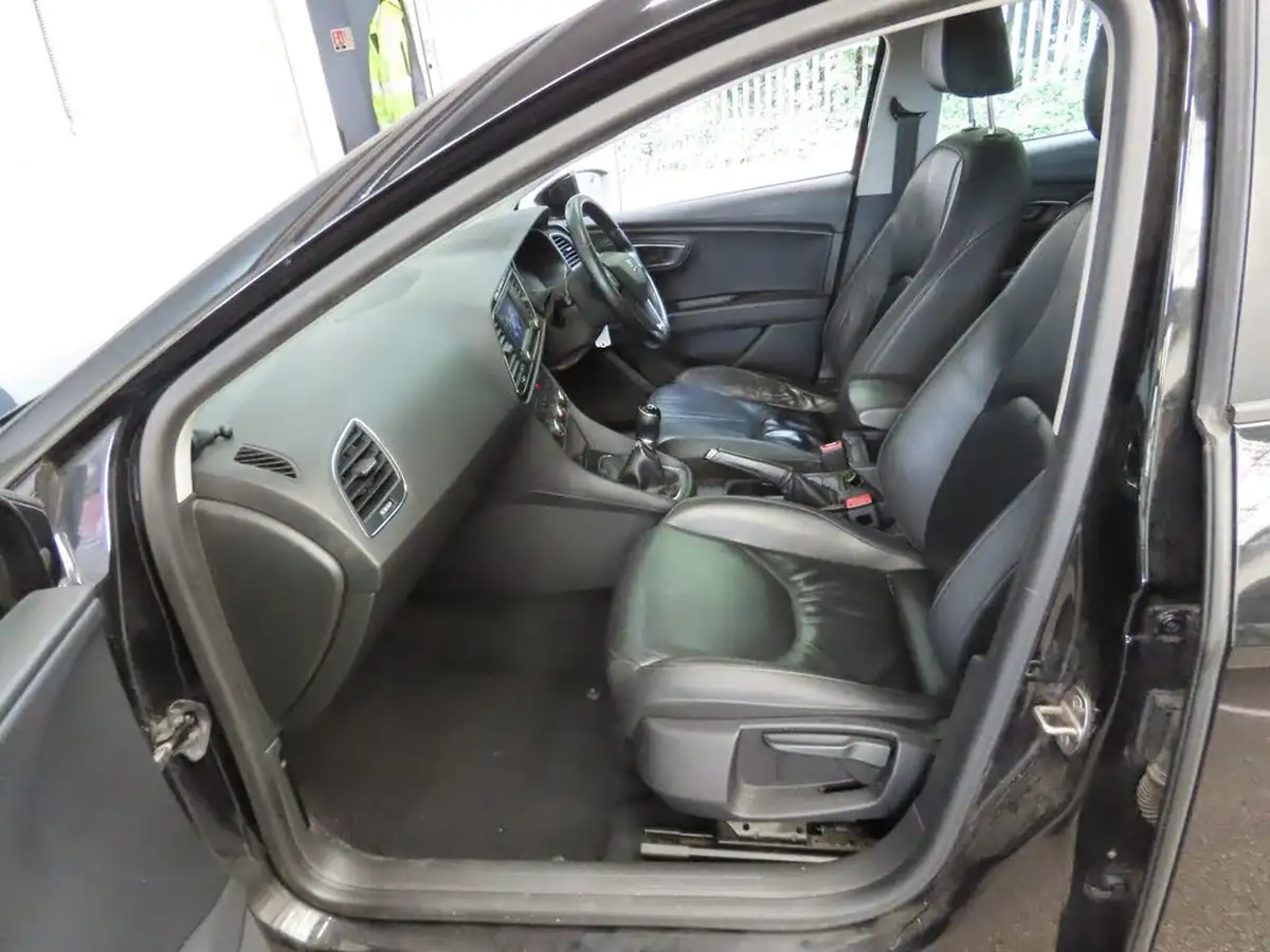2015-seat-leon-16tdi-se-tech-pack-cr-105ps-hatchback-5d-big-10