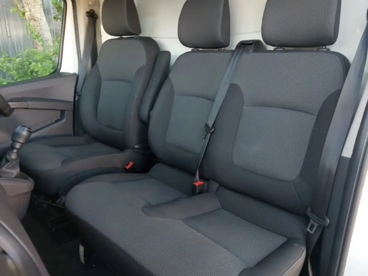 2022-renault-trafic-20dci-ll30-150-business-big-14