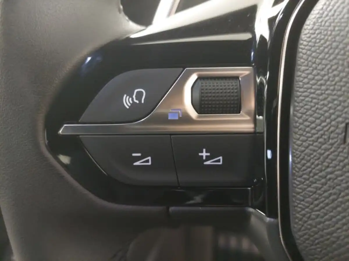 2024-peugeot-2008-suv-12-puretech-allure-130ps-eat8-big-15