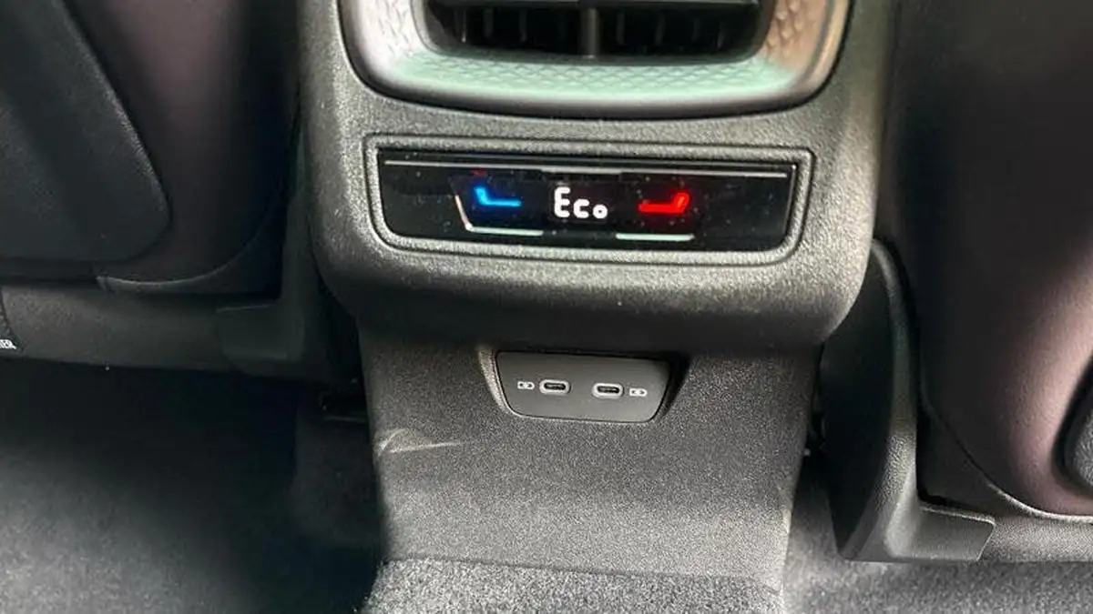 2025-cupra-terramar-15-e-hybrid-vz-first-edition-big-28