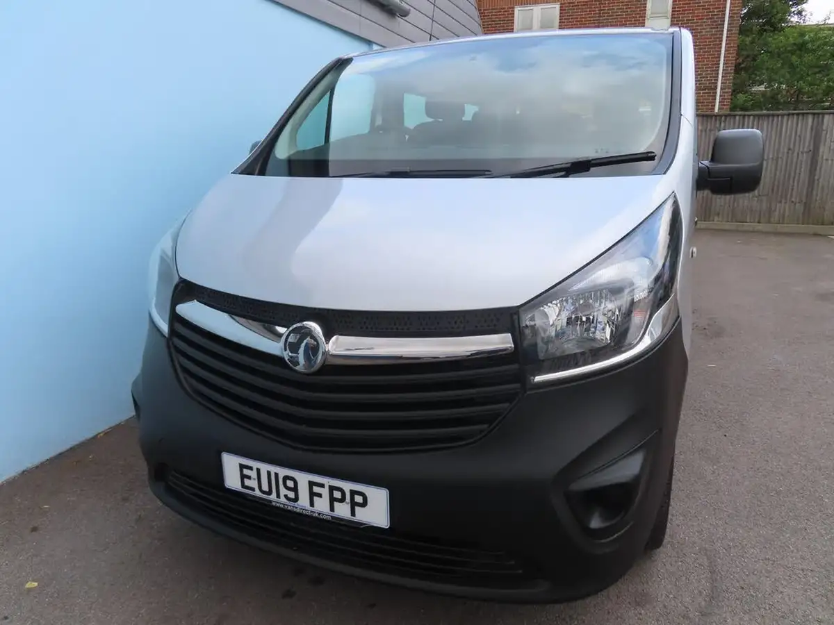2019-vauxhall-vivaro-16cdti-2900-l1h1-120pseu6c-ss-9-seats-combi-big-5