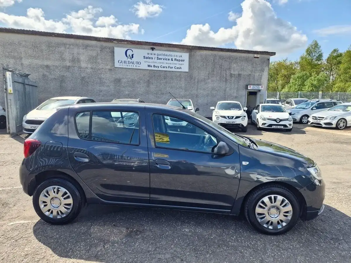 2019-dacia-sandero-10-sce-essential-big-10