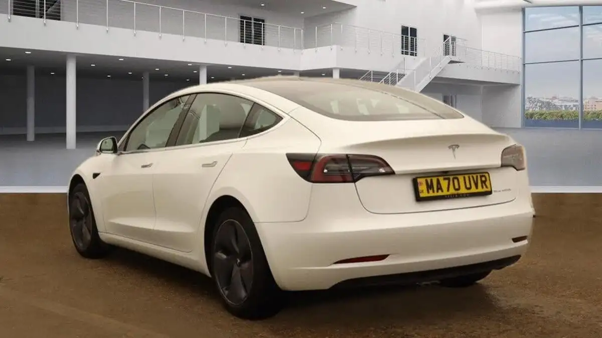 2020-tesla-model-3-e-long-range-big-6