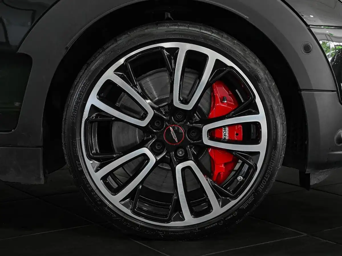 2024-mini-clubman-20-john-cooper-works-premium-plus-big-6