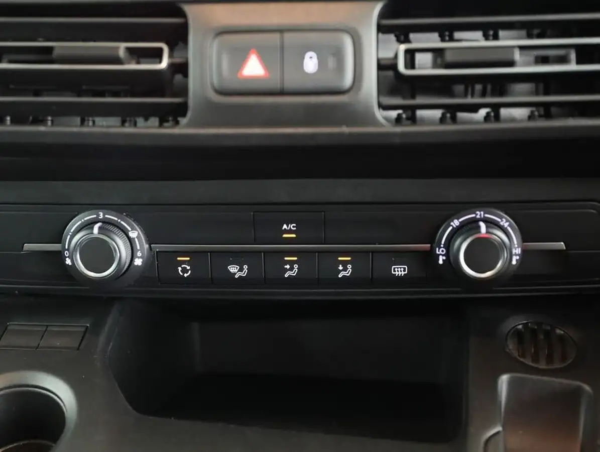 2022-citroen-berlingo-15bluehdi-feel-xl-size-100ps-big-31