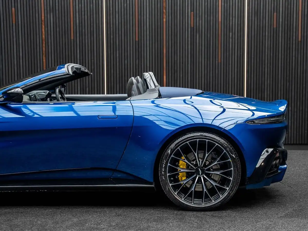 2022-aston-martin-vantage-40-v8-vantage-roadster-auto-big-18
