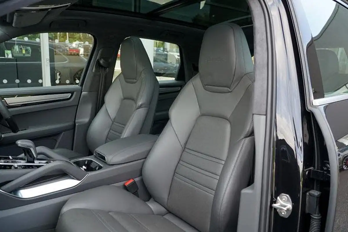 2019-porsche-cayenne-40-v8-turbo-coupe-big-19