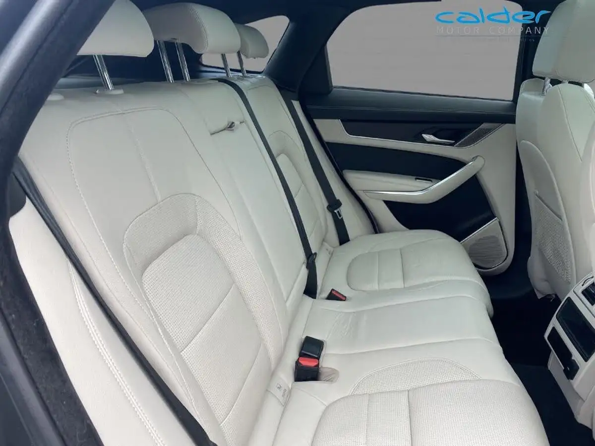 2022-jaguar-f-pace-20-d200-r-dynamic-black-big-30