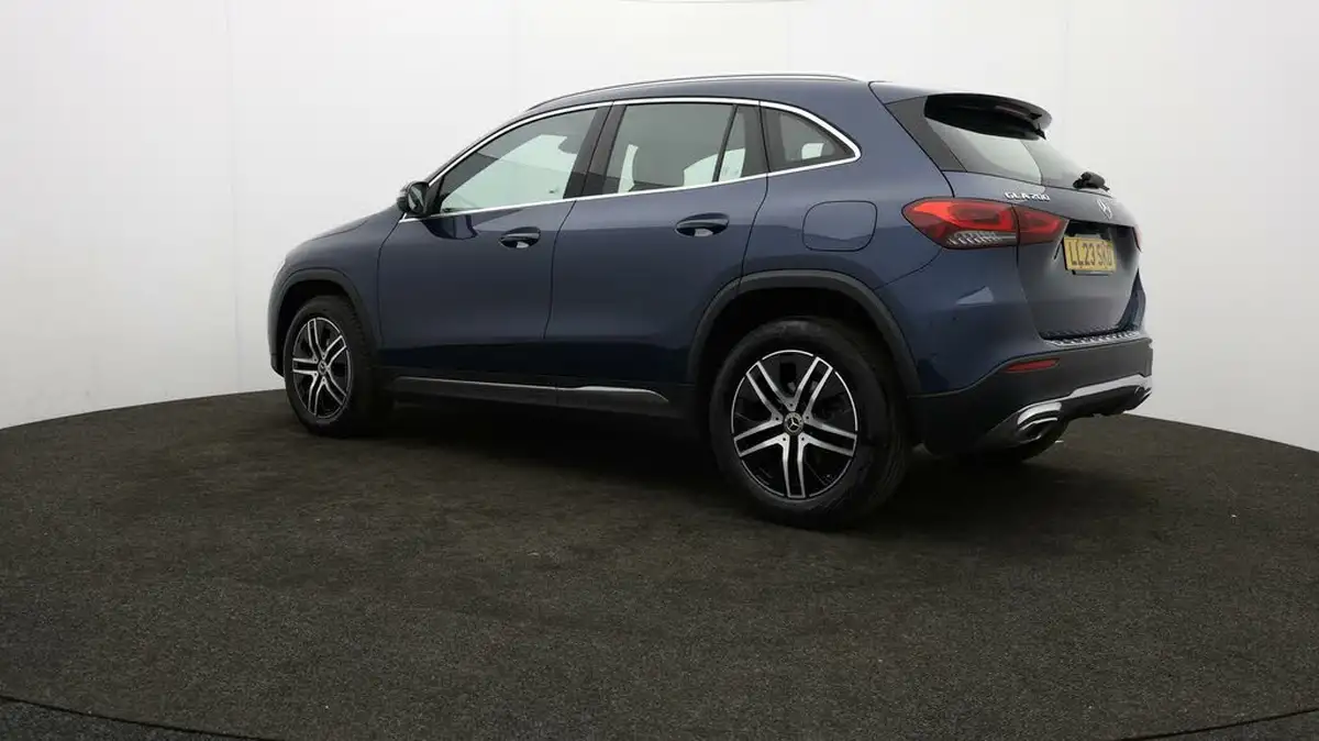 2023-mercedes-benz-gla-class-13-gla-200-sport-executive-station-wagon-big-4