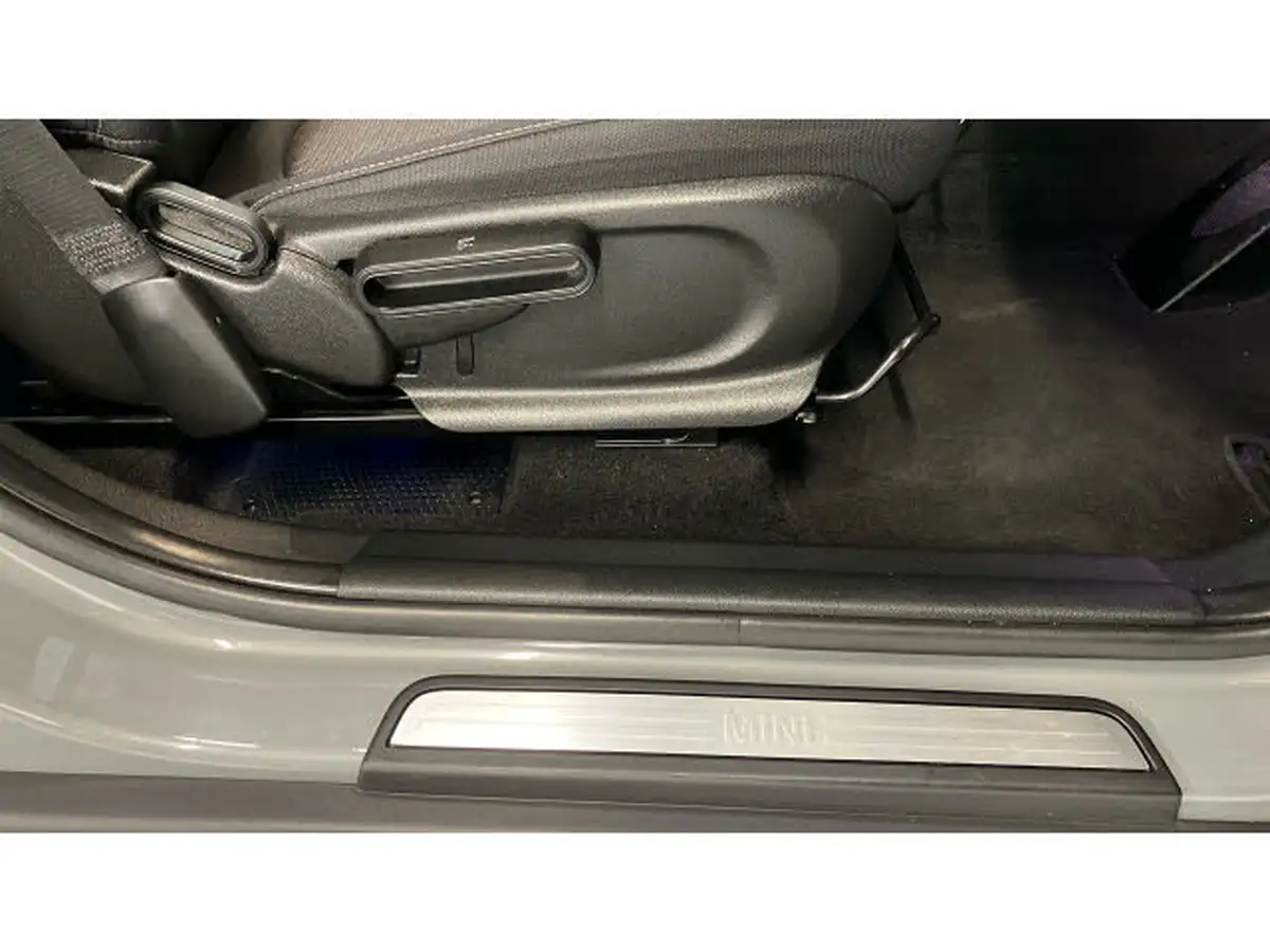 2022-mini-countryman-15-cooper-classic-auto-big-33