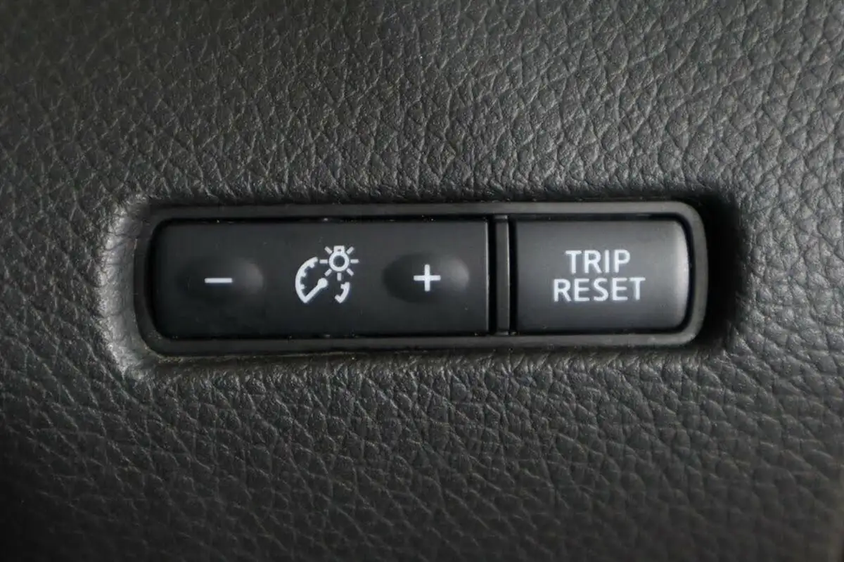 2018-nissan-qashqai-12-dig-t-n-connecta-big-33