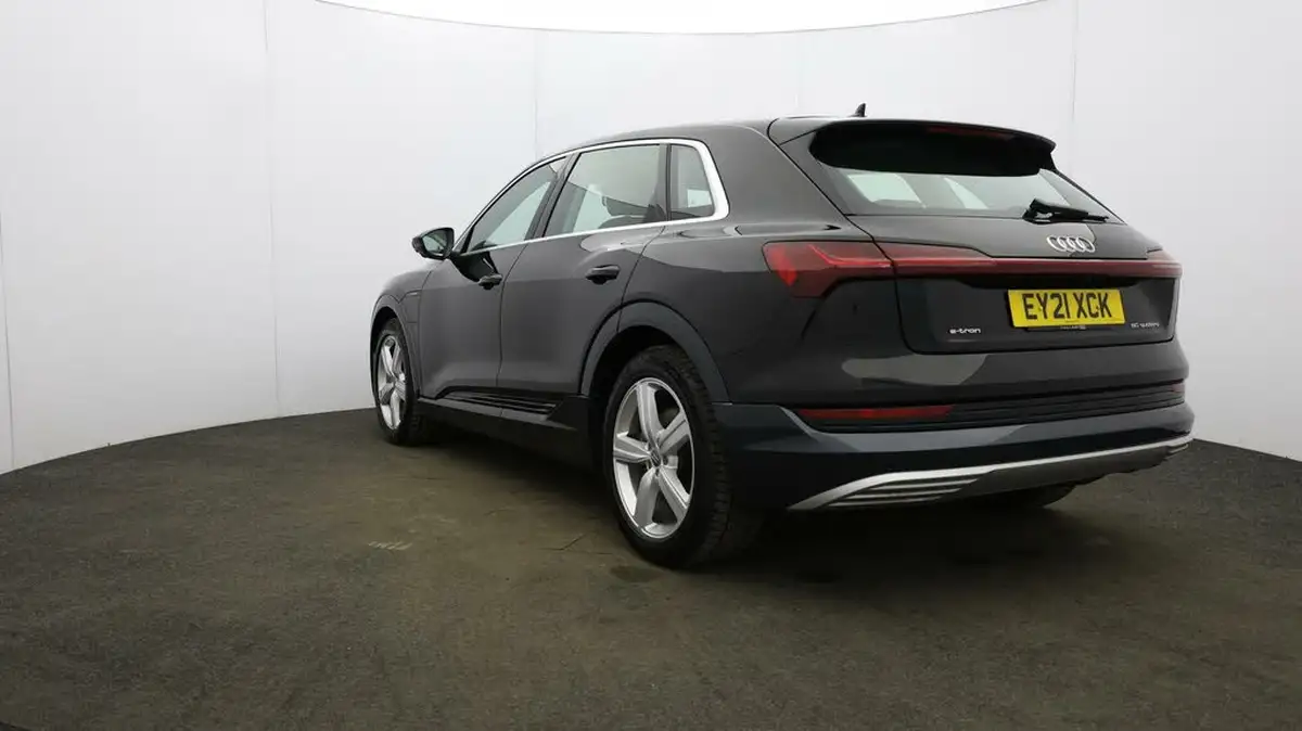 2021-audi-e-tron-50e-technik-station-wagon-big-38