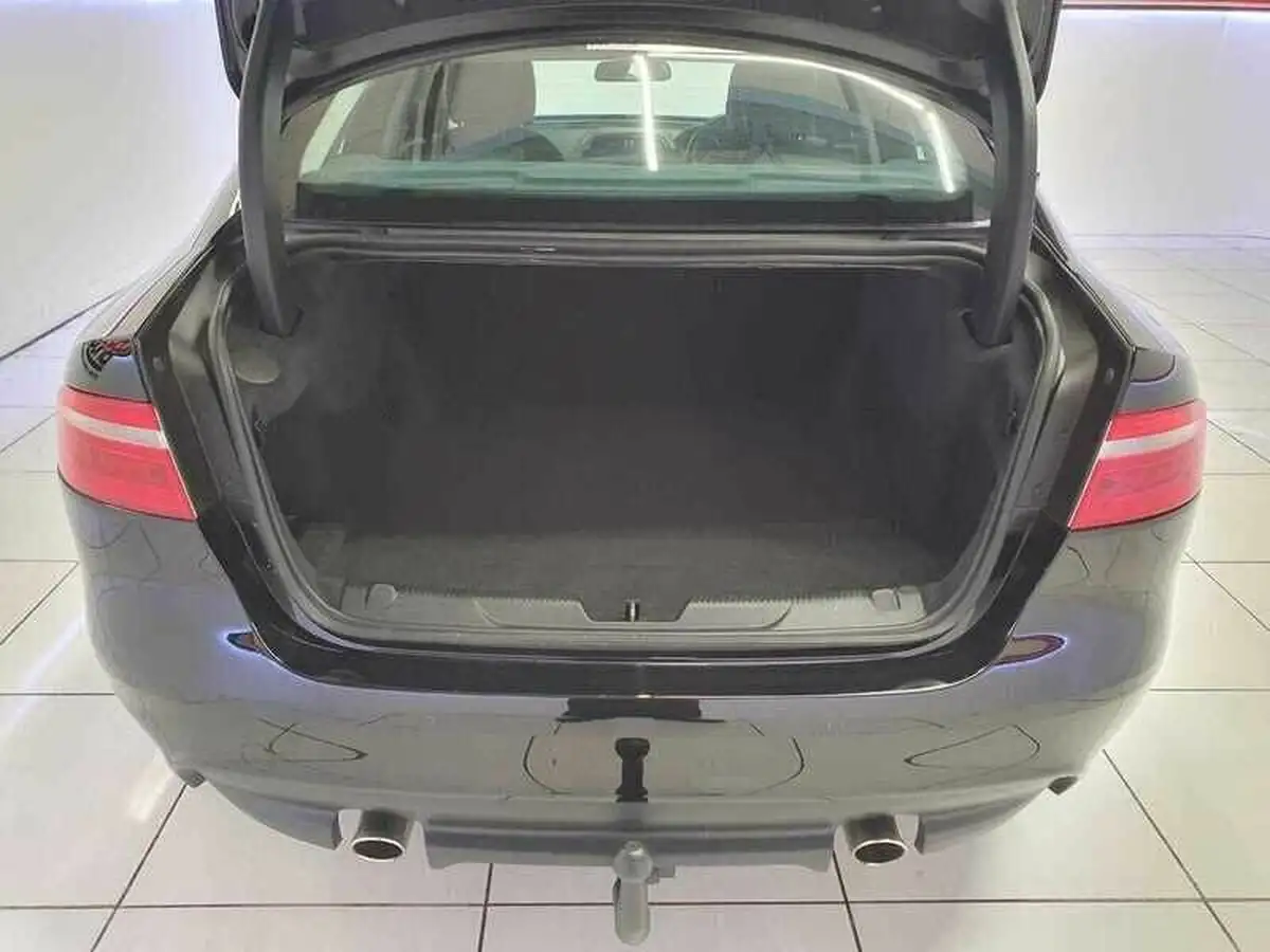 2018-jaguar-xe-20i-prestige-200ps-1999cc-big-6
